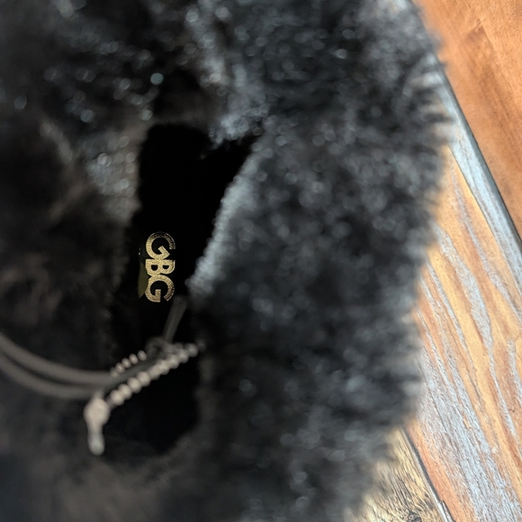 NWT GBG Los Angeles Aleya faux-fur lined ankle boots Black Size 9 - Picture 3 of 5